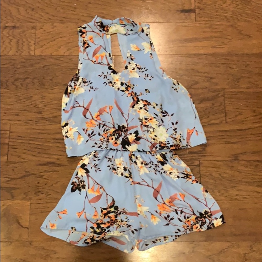 Karlie light blue floral romper / Size S